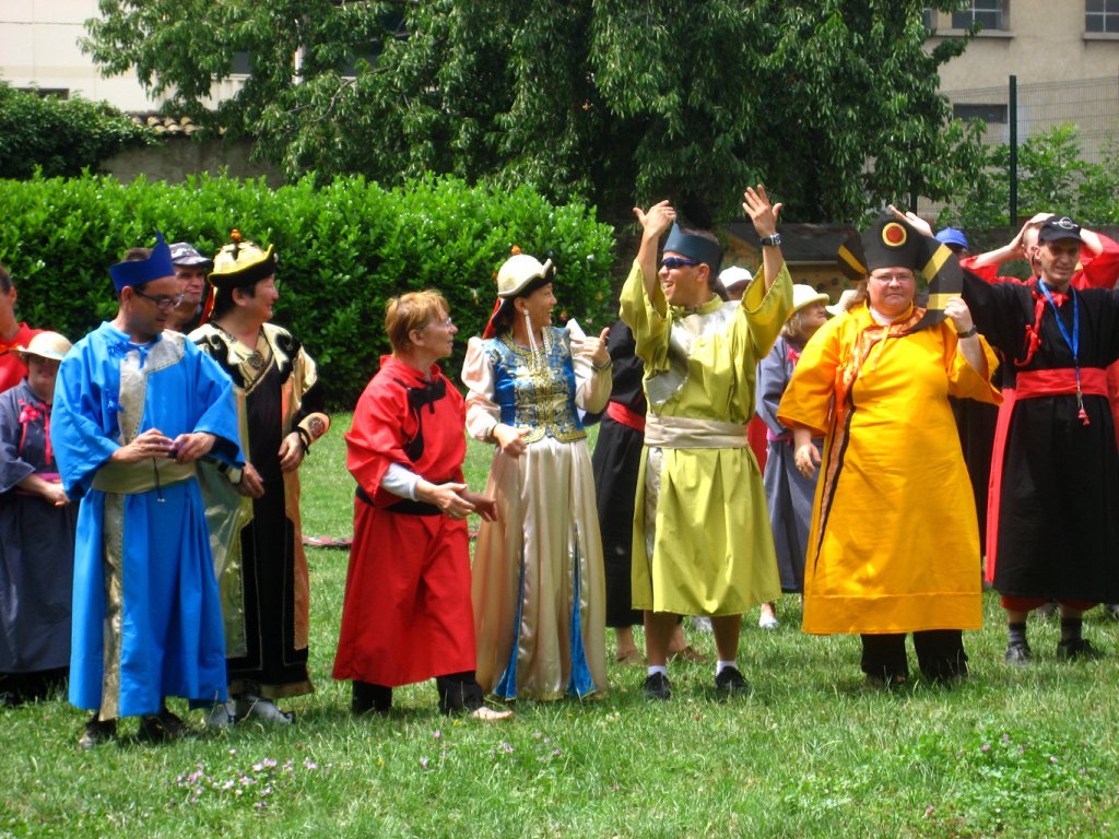 'Contes Mongols' / le final
Chorégraphe Kilina Crémona avec les résidents du foyer Claifontaine de Vaise